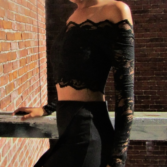 Black dentel crop top - Picture 2 of 3